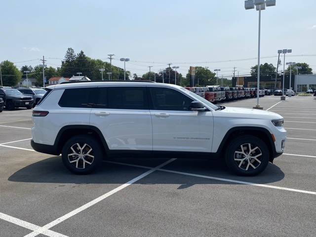new 2025 Jeep Grand Cherokee L car, priced at $42,927