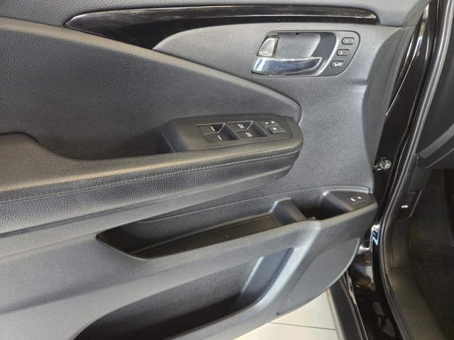 used 2018 Honda Pilot car, priced at $23,677