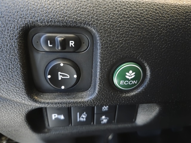 used 2018 Honda Pilot car, priced at $23,677