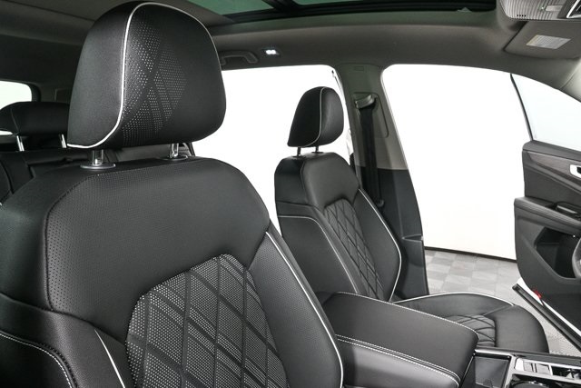 new 2025 Volkswagen Atlas car, priced at $58,028