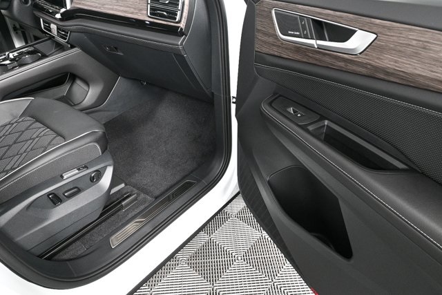 new 2025 Volkswagen Atlas car, priced at $58,028
