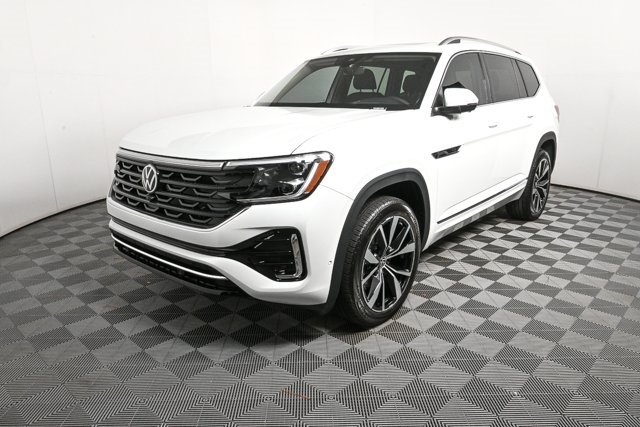 new 2025 Volkswagen Atlas car, priced at $58,028