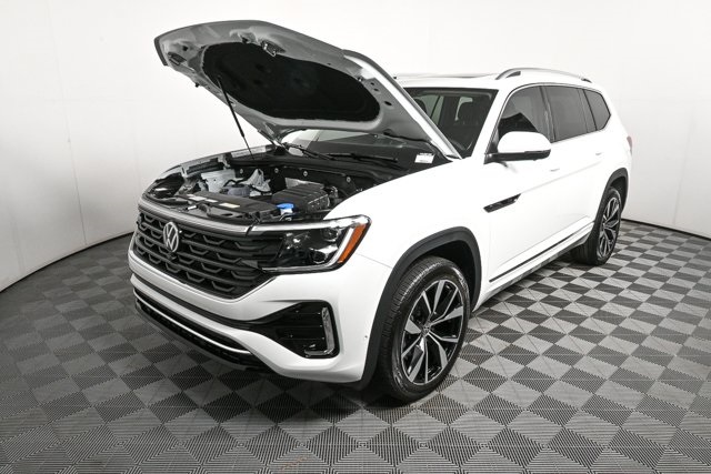 new 2025 Volkswagen Atlas car, priced at $58,028