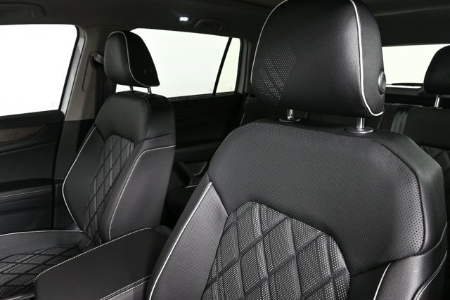 new 2025 Volkswagen Atlas car, priced at $58,028