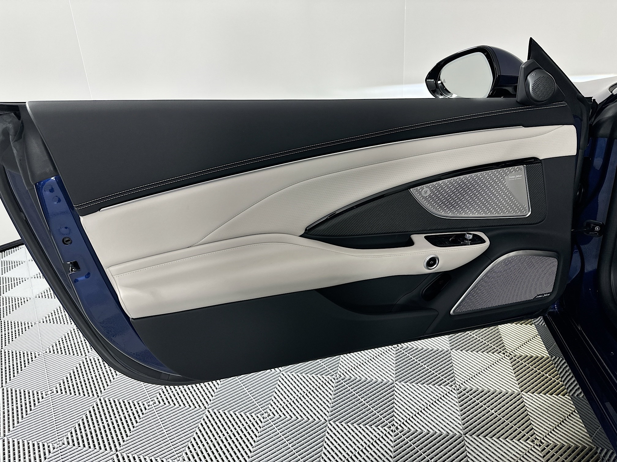 new 2025 Maserati GranCabrio car, priced at $187,055