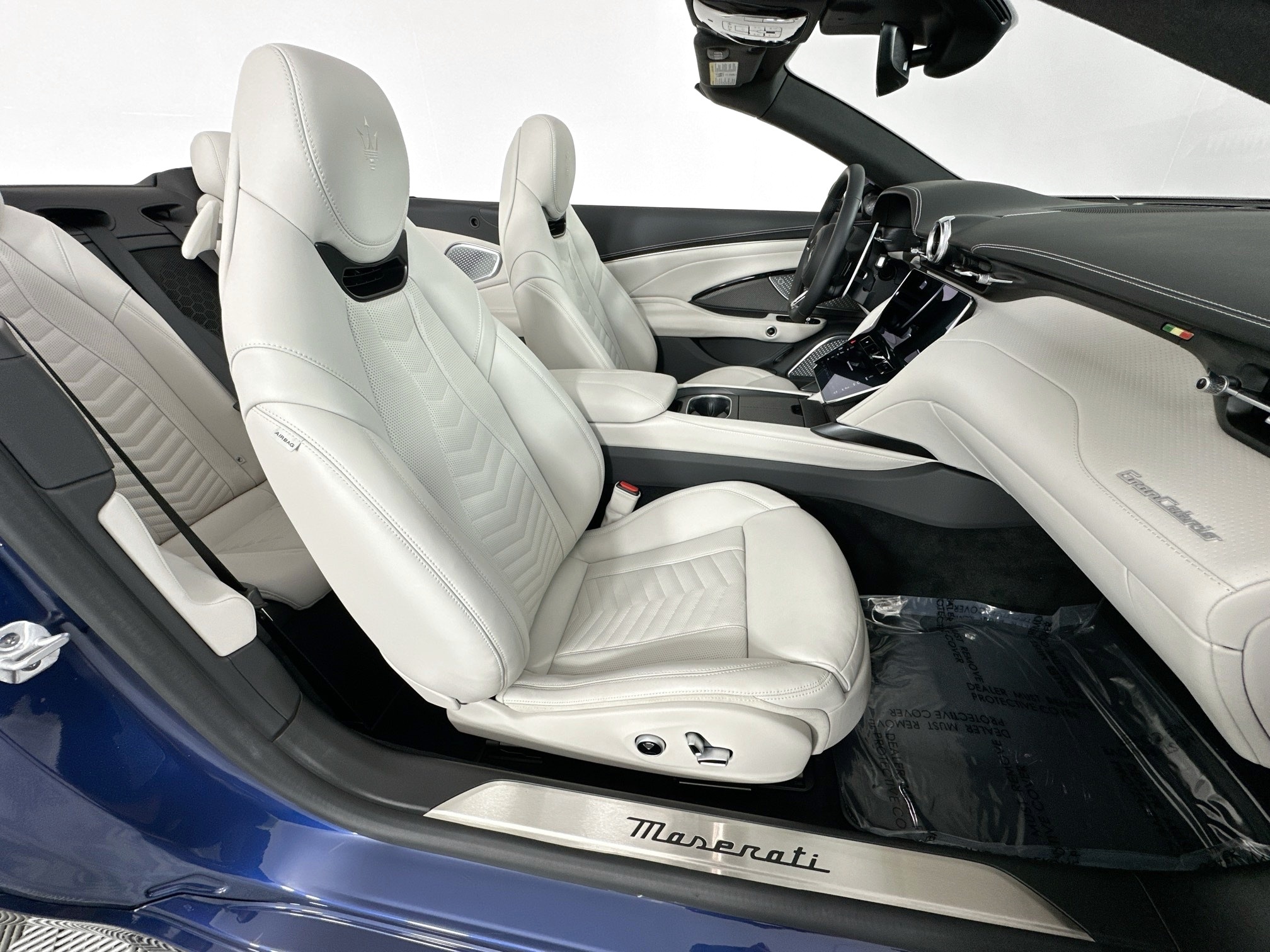 new 2025 Maserati GranCabrio car, priced at $187,055