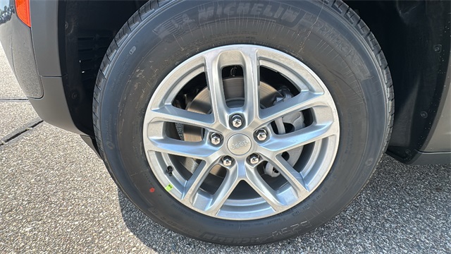 new 2025 Jeep Grand Cherokee car, priced at $42,848