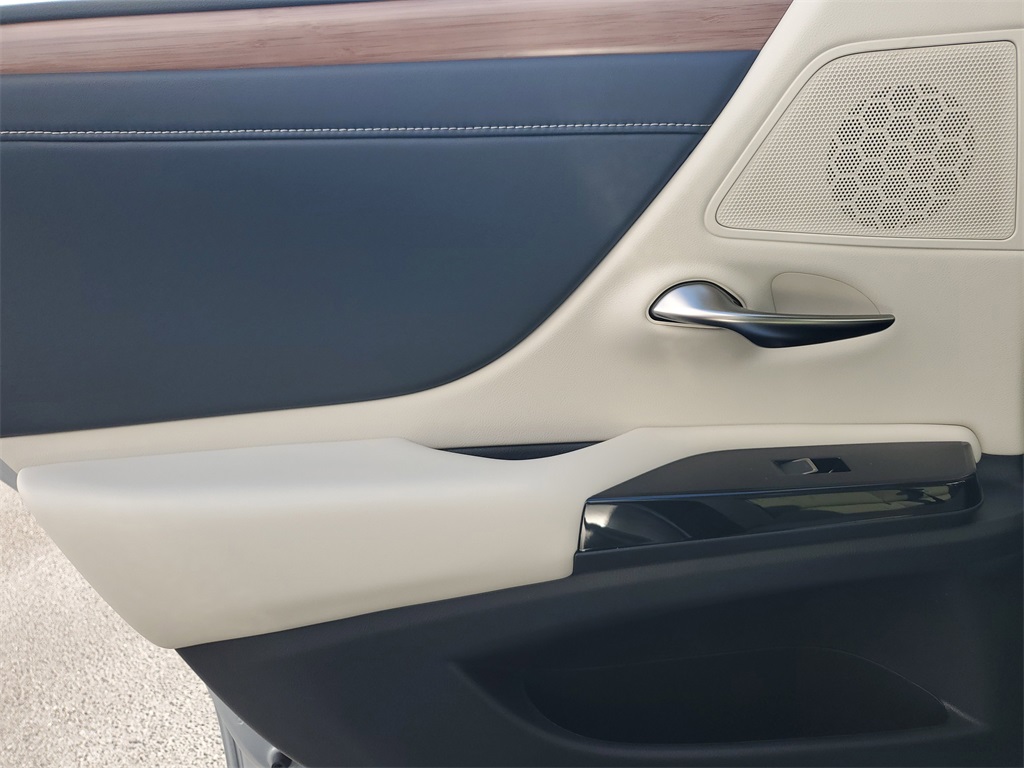 new 2025 Lexus ES car, priced at $48,354