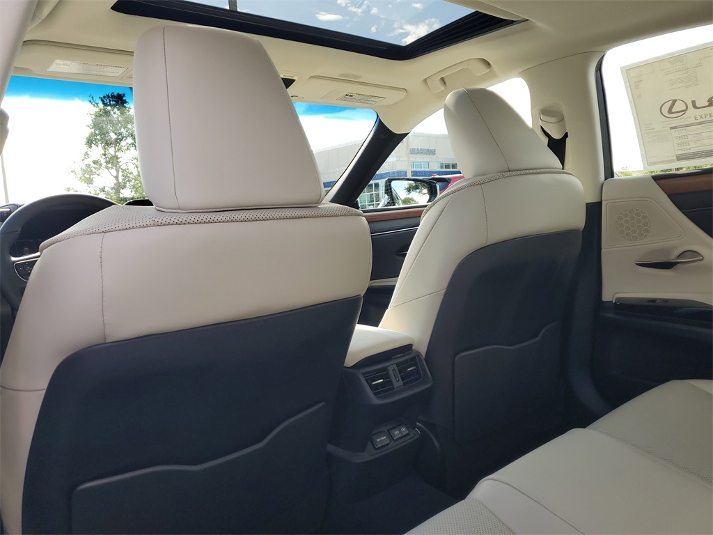 new 2025 Lexus ES car, priced at $48,354