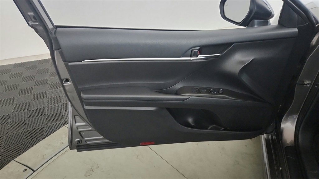 used 2022 Toyota Camry Hybrid car, priced at $23,815