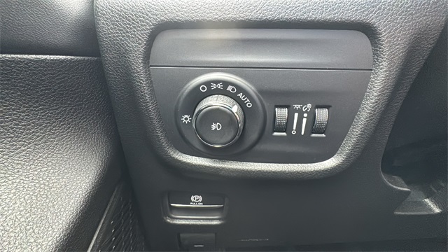 new 2025 Jeep Grand Cherokee car, priced at $47,453