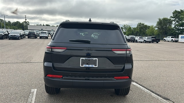 new 2025 Jeep Grand Cherokee car, priced at $47,453