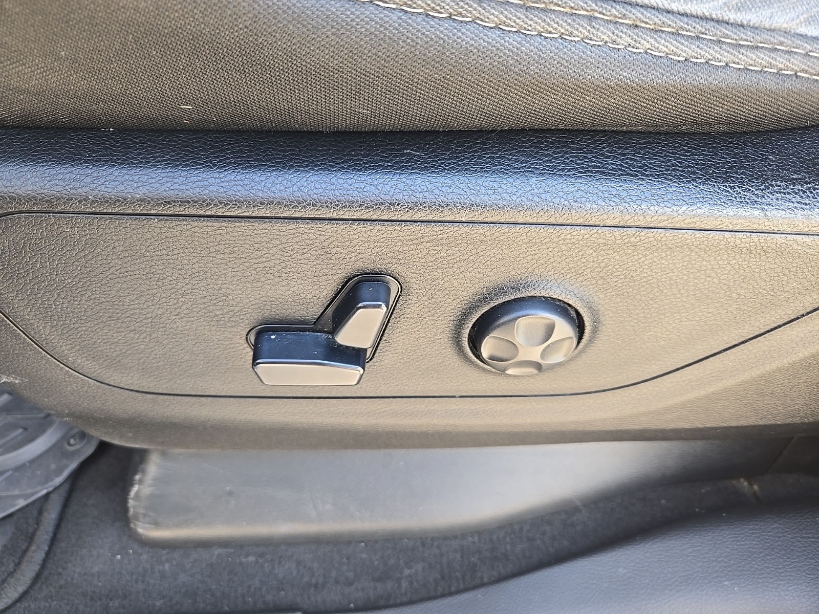used 2019 Ram 1500 car, priced at $27,068