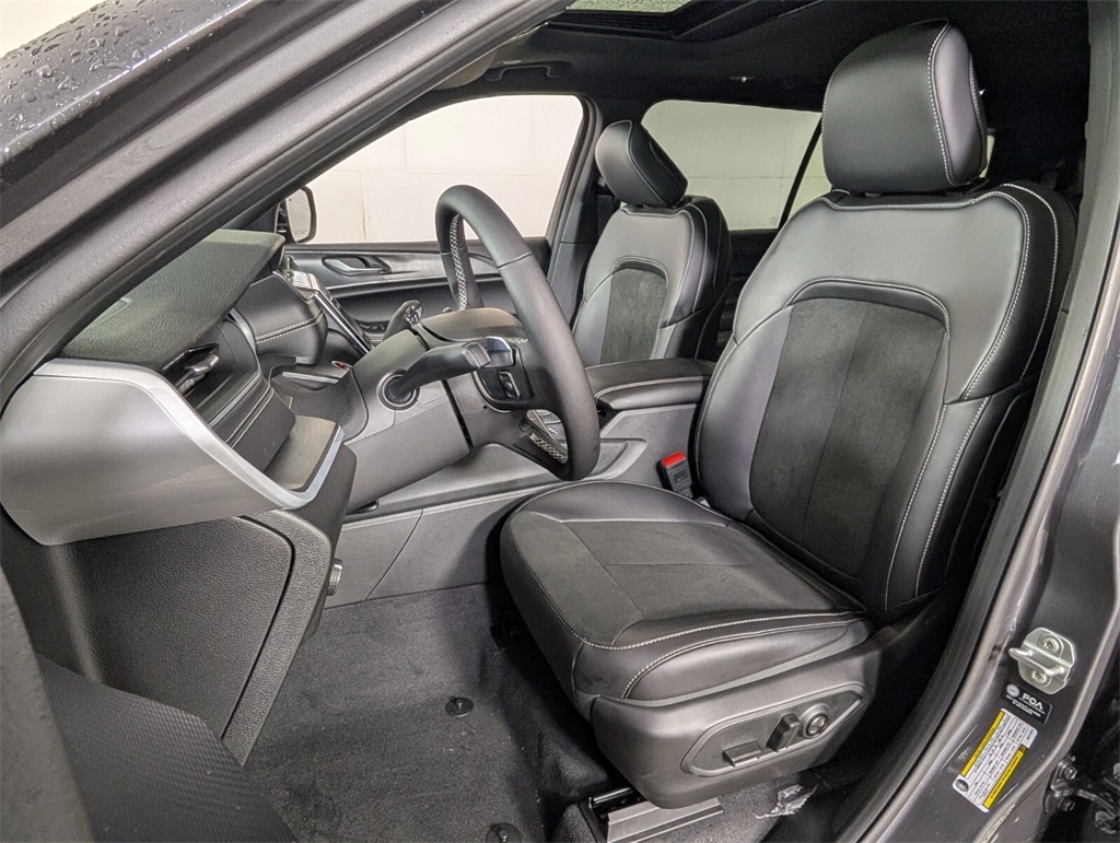 new 2025 Jeep Grand Cherokee L car, priced at $42,720