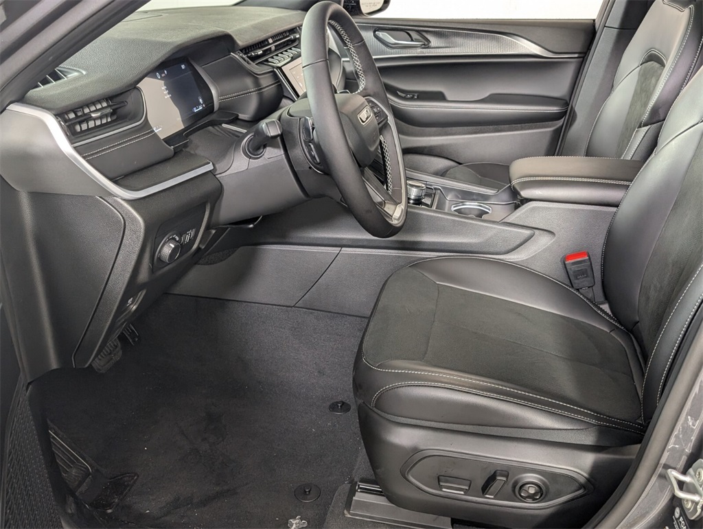 new 2025 Jeep Grand Cherokee L car, priced at $42,720