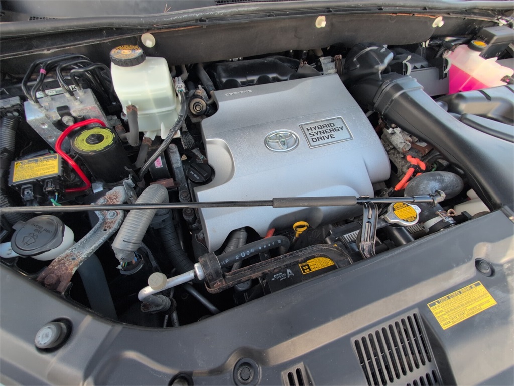 used 2013 Toyota Highlander Hybrid car, priced at $12,988