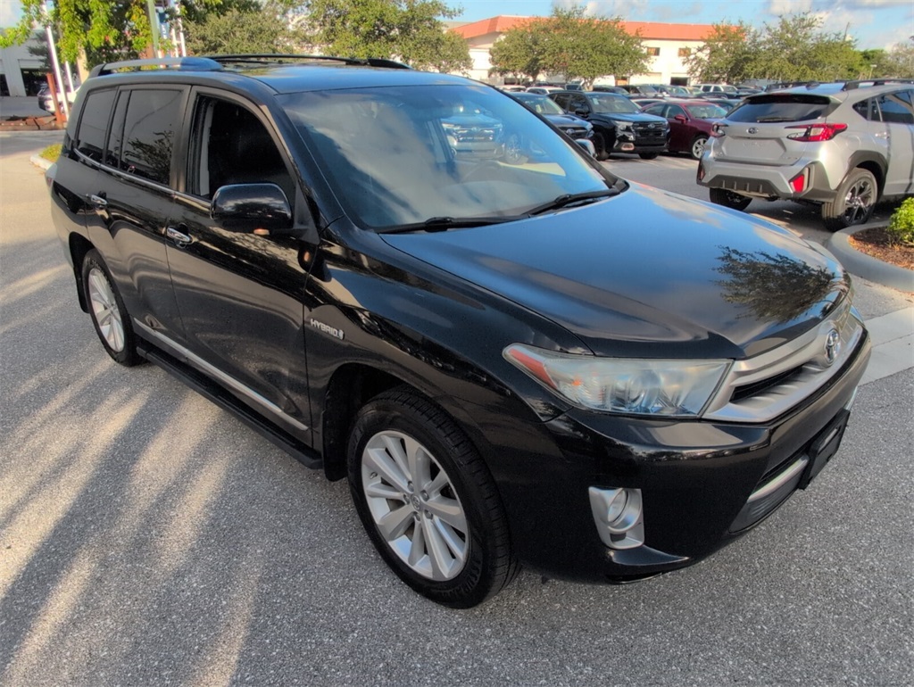 used 2013 Toyota Highlander Hybrid car, priced at $12,988