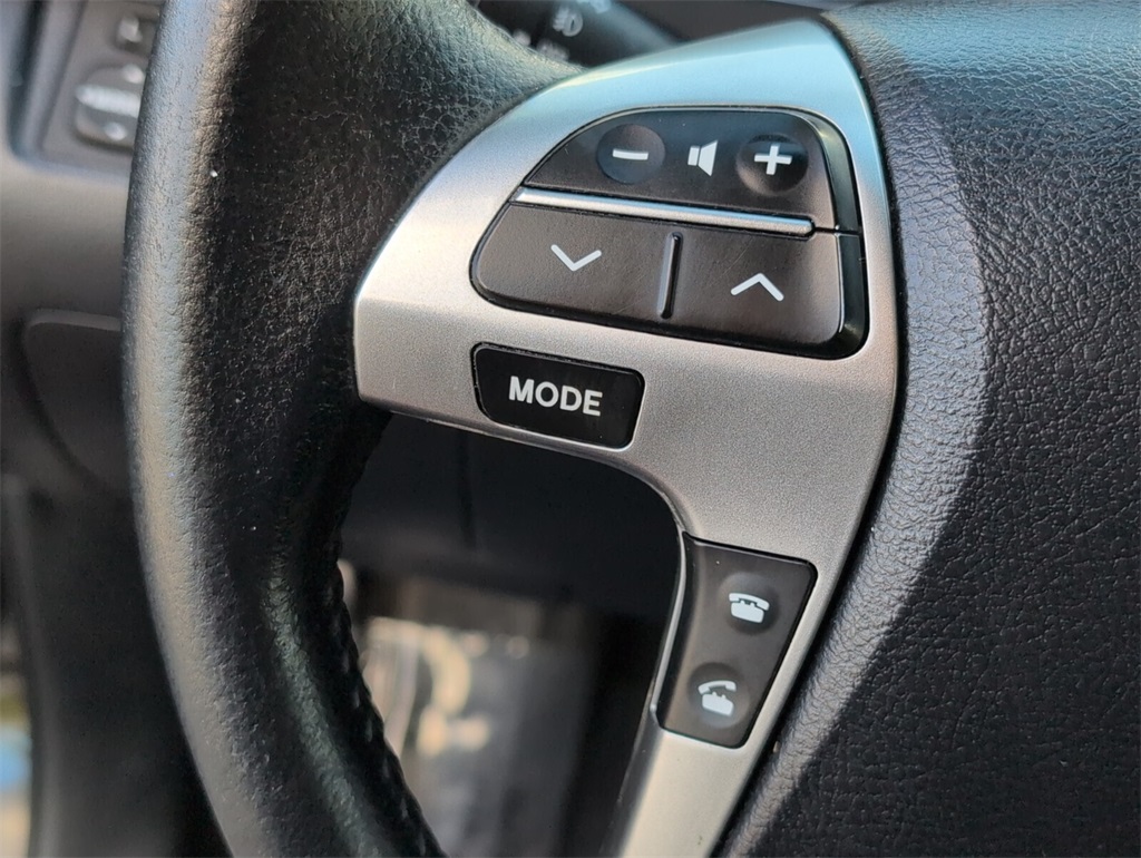 used 2013 Toyota Highlander Hybrid car, priced at $12,988