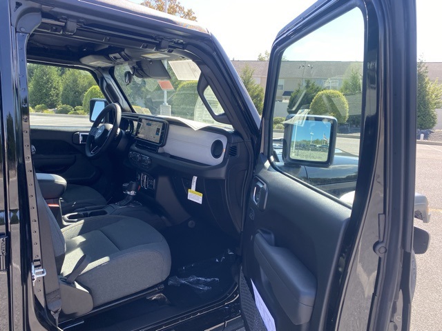 new 2025 Jeep Gladiator car, priced at $36,480