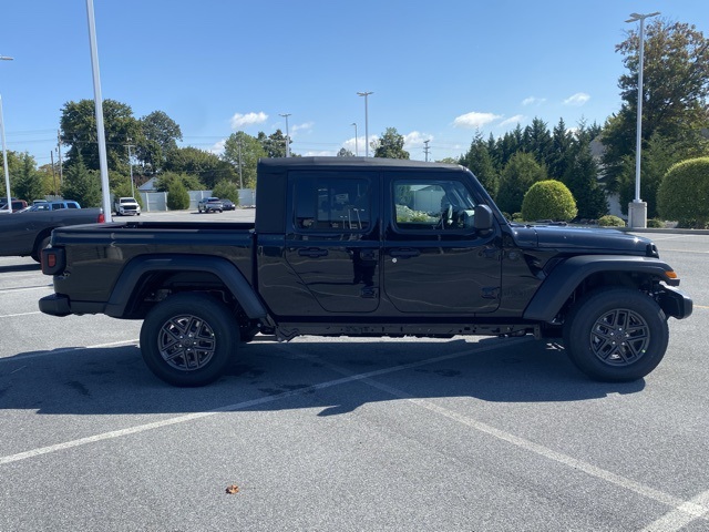 new 2025 Jeep Gladiator car, priced at $36,480