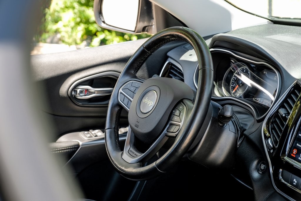 used 2020 Jeep Cherokee car, priced at $21,903