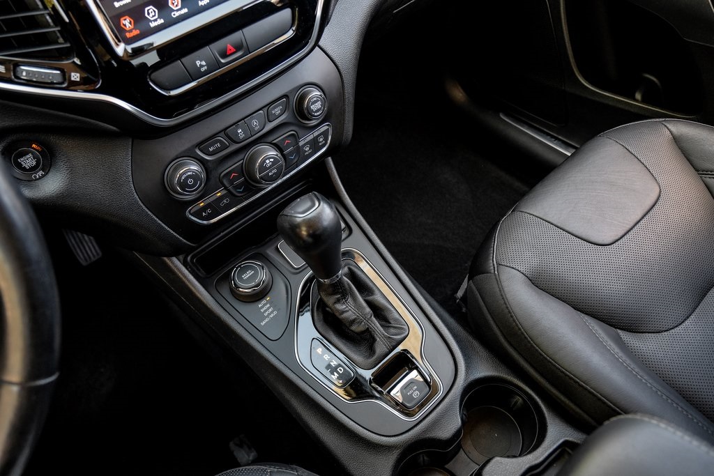 used 2020 Jeep Cherokee car, priced at $21,903