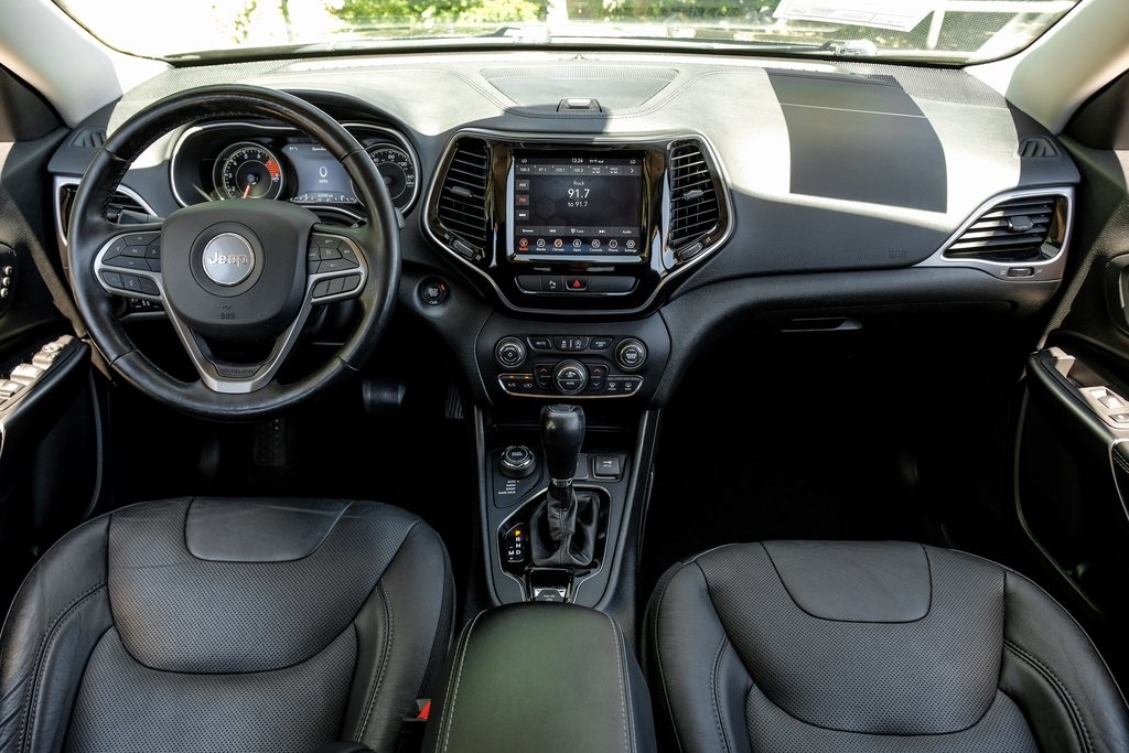 used 2020 Jeep Cherokee car, priced at $21,903
