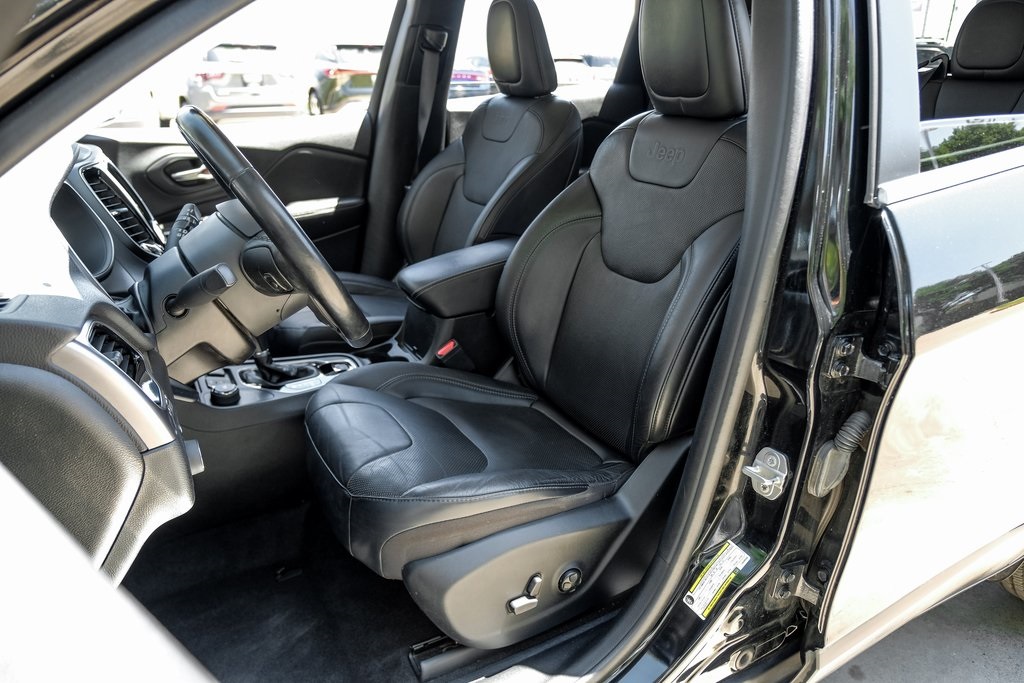 used 2020 Jeep Cherokee car, priced at $21,903