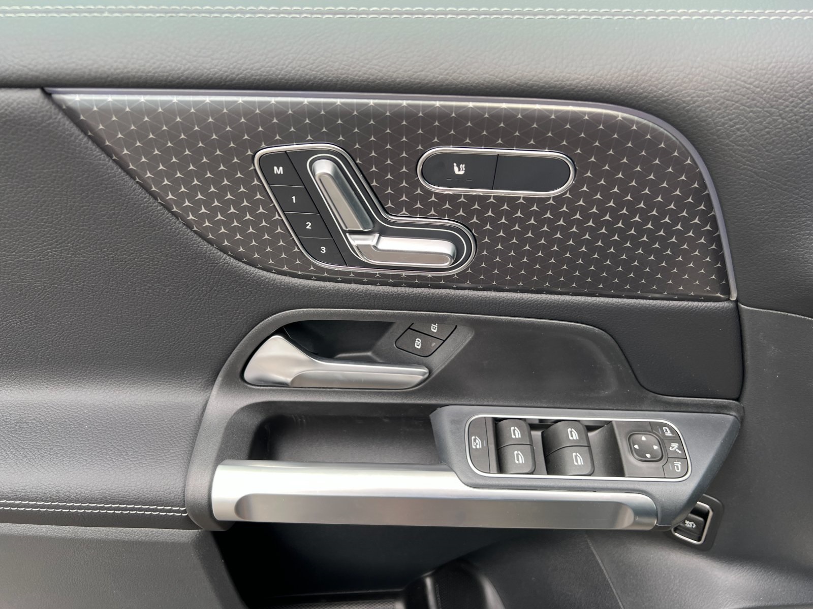 new 2026 Mercedes-Benz GLB car