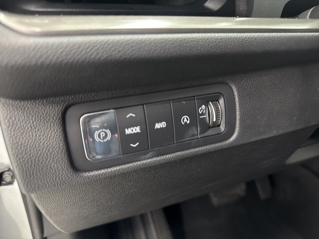 used 2024 Chevrolet Traverse car, priced at $42,988