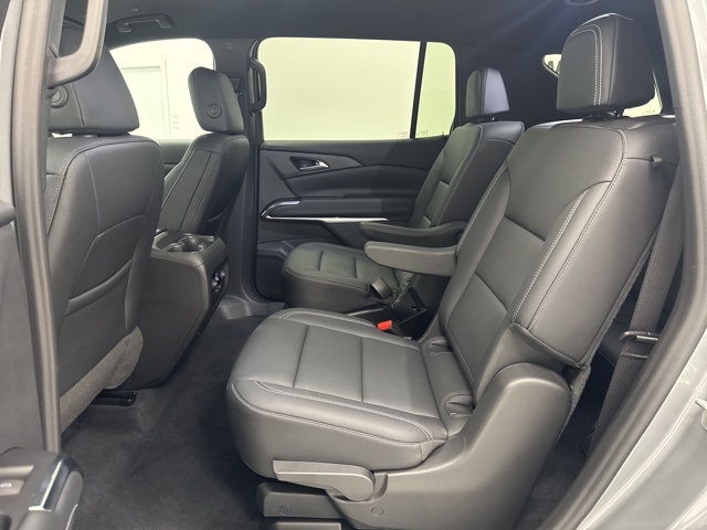 used 2024 Chevrolet Traverse car, priced at $42,988