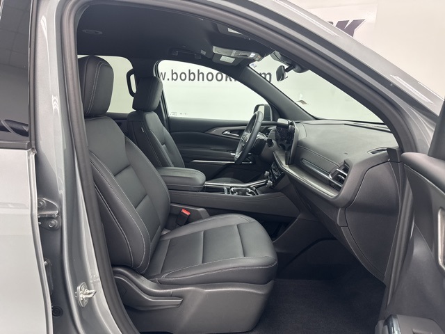 used 2024 Chevrolet Traverse car, priced at $42,988