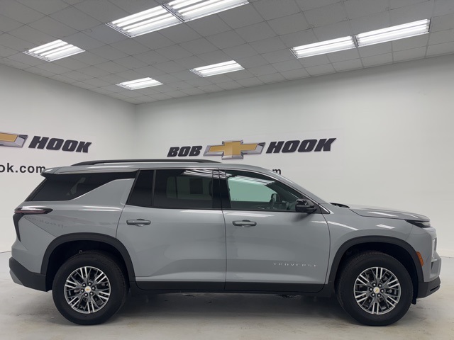 used 2024 Chevrolet Traverse car, priced at $42,988