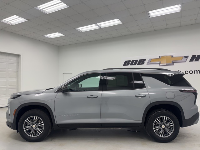 used 2024 Chevrolet Traverse car, priced at $42,988