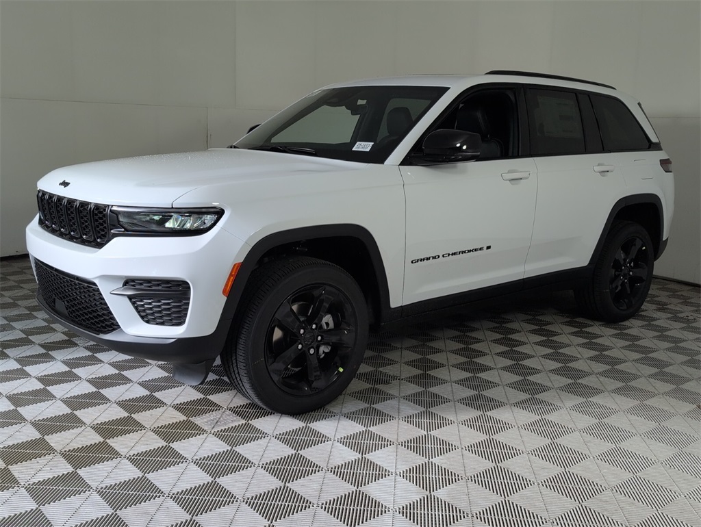 new 2025 Jeep Grand Cherokee car, priced at $38,530