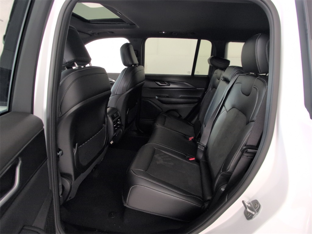 new 2025 Jeep Grand Cherokee car, priced at $38,530