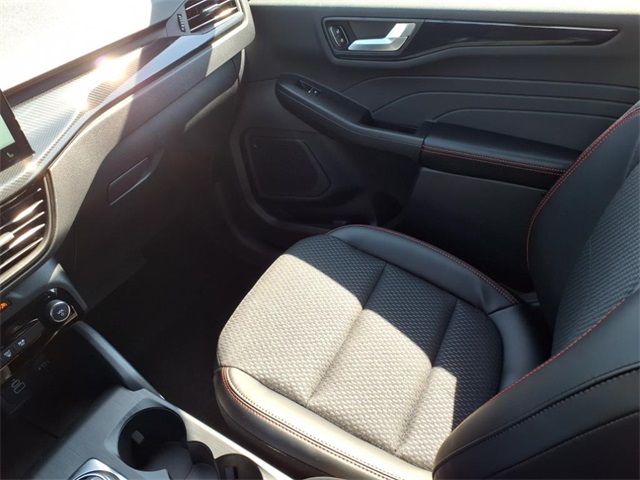 new 2025 Ford Escape Hybrid car, priced at $32,147