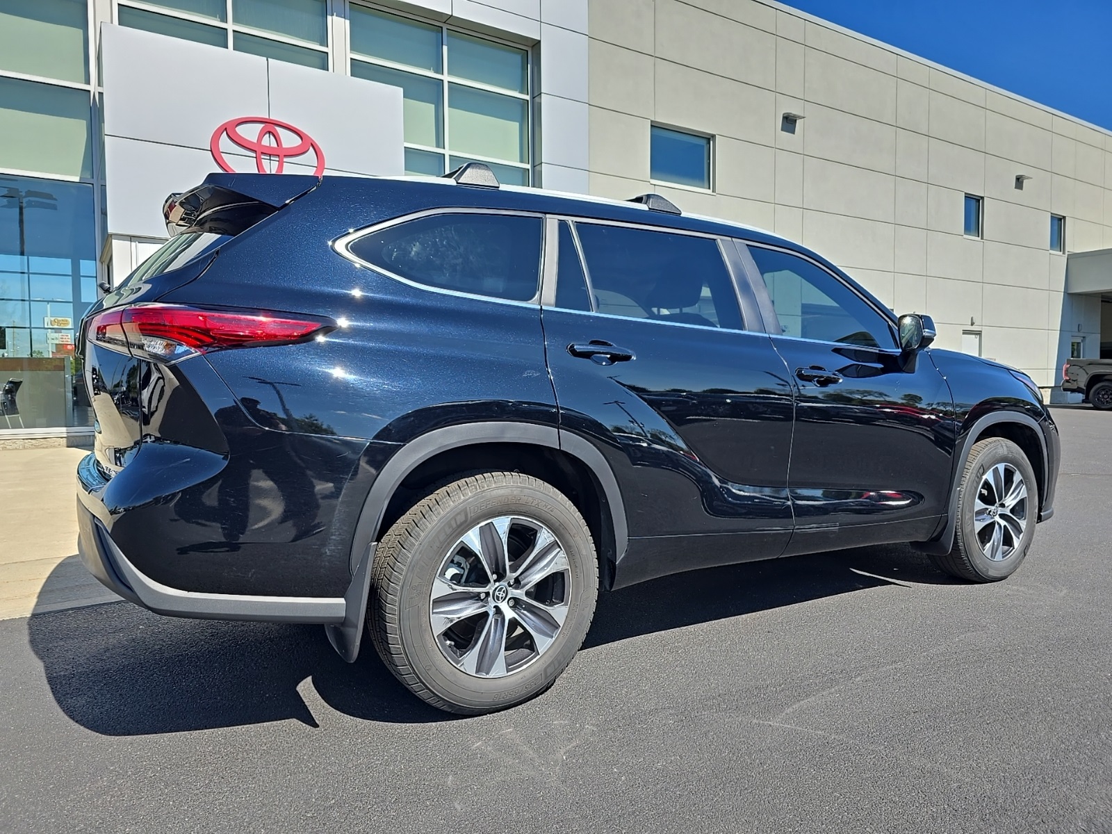 used 2023 Toyota Highlander car, priced at $38,179