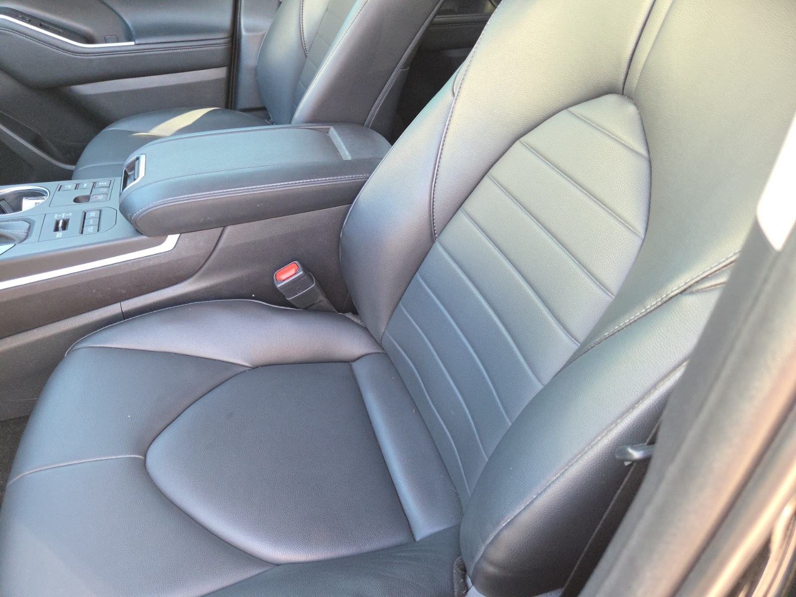 used 2023 Toyota Highlander car, priced at $38,179