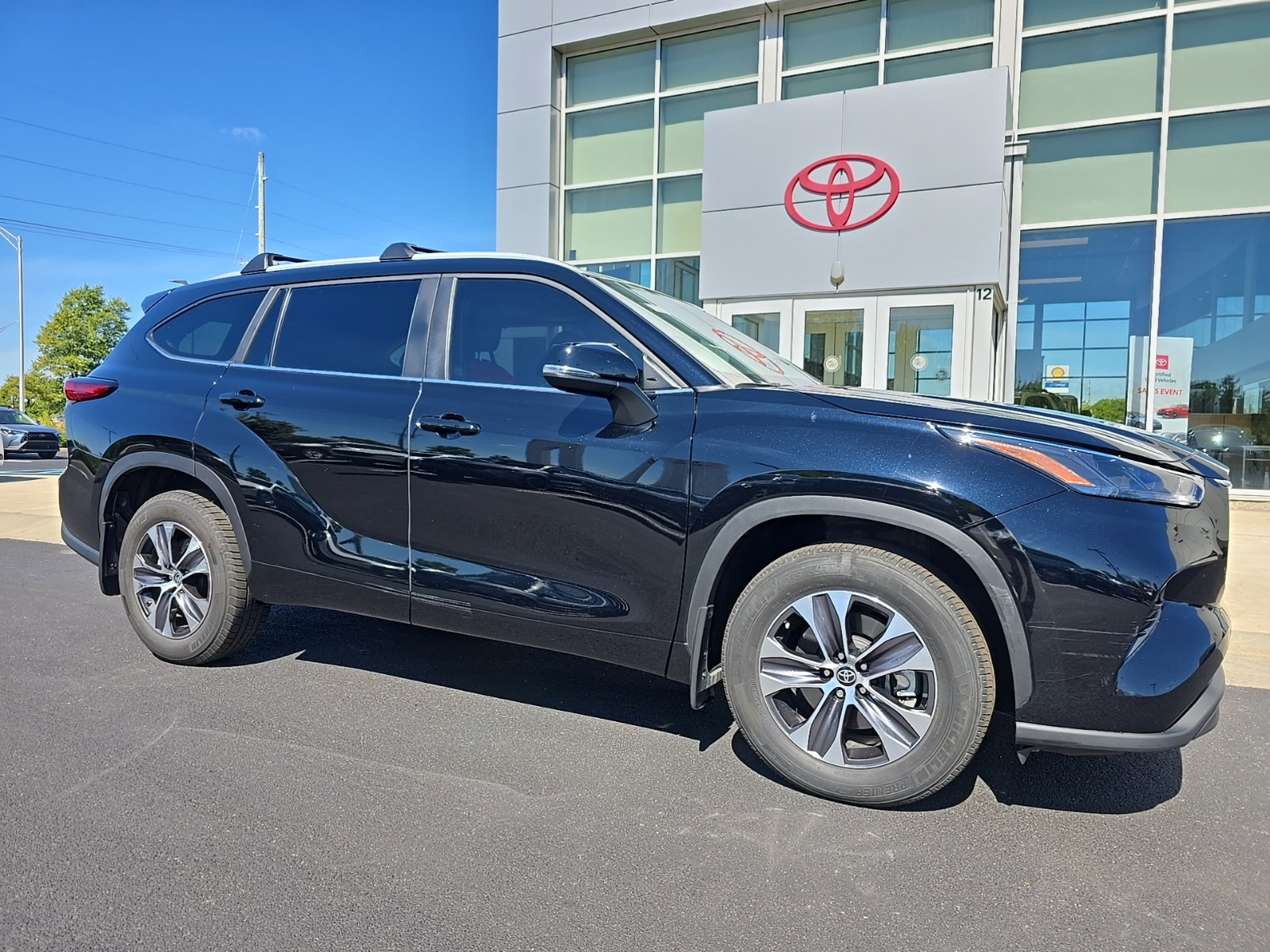 used 2023 Toyota Highlander car, priced at $38,179