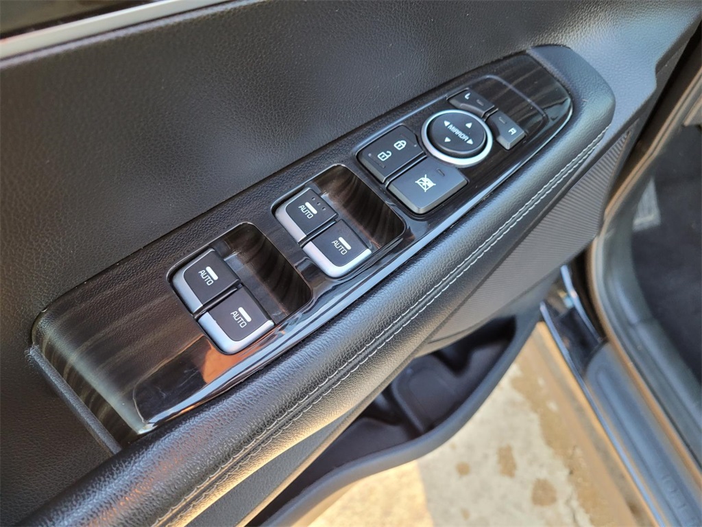 used 2020 Kia Sorento car, priced at $15,700