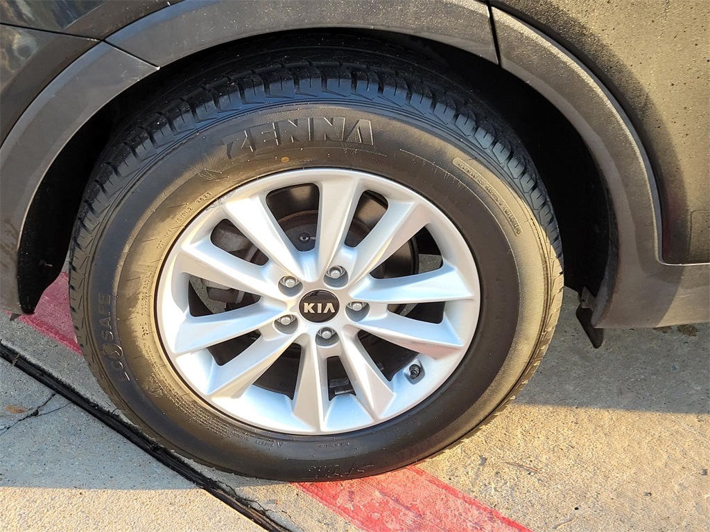 used 2020 Kia Sorento car, priced at $15,700