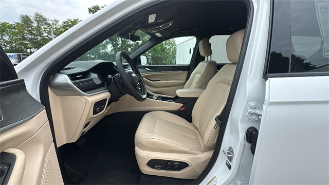 new 2025 Jeep Grand Cherokee L car, priced at $50,113