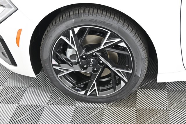 new 2025 Kia K5 car, priced at $31,925