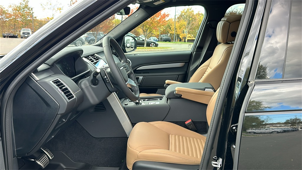 new 2026 Land Rover Discovery car, priced at $80,940