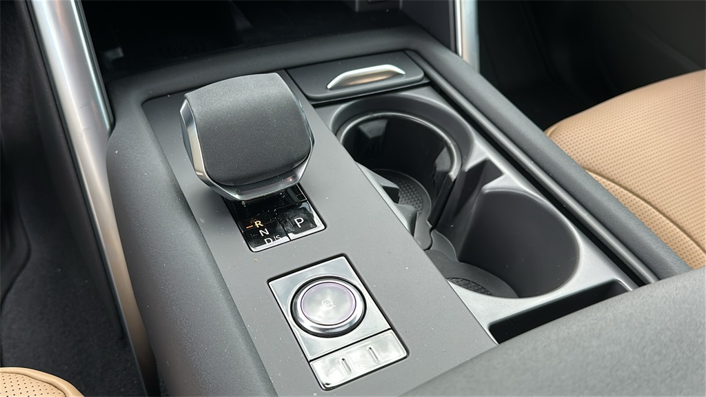 new 2026 Land Rover Discovery car, priced at $80,940