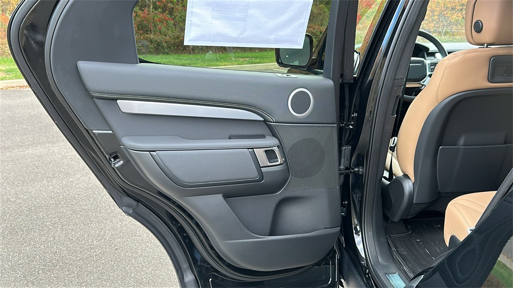 new 2026 Land Rover Discovery car, priced at $80,940