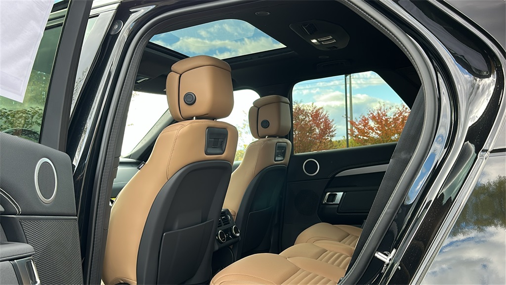 new 2026 Land Rover Discovery car, priced at $80,940