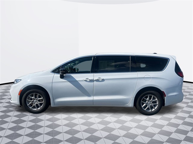 new 2025 Chrysler Pacifica car, priced at $42,732