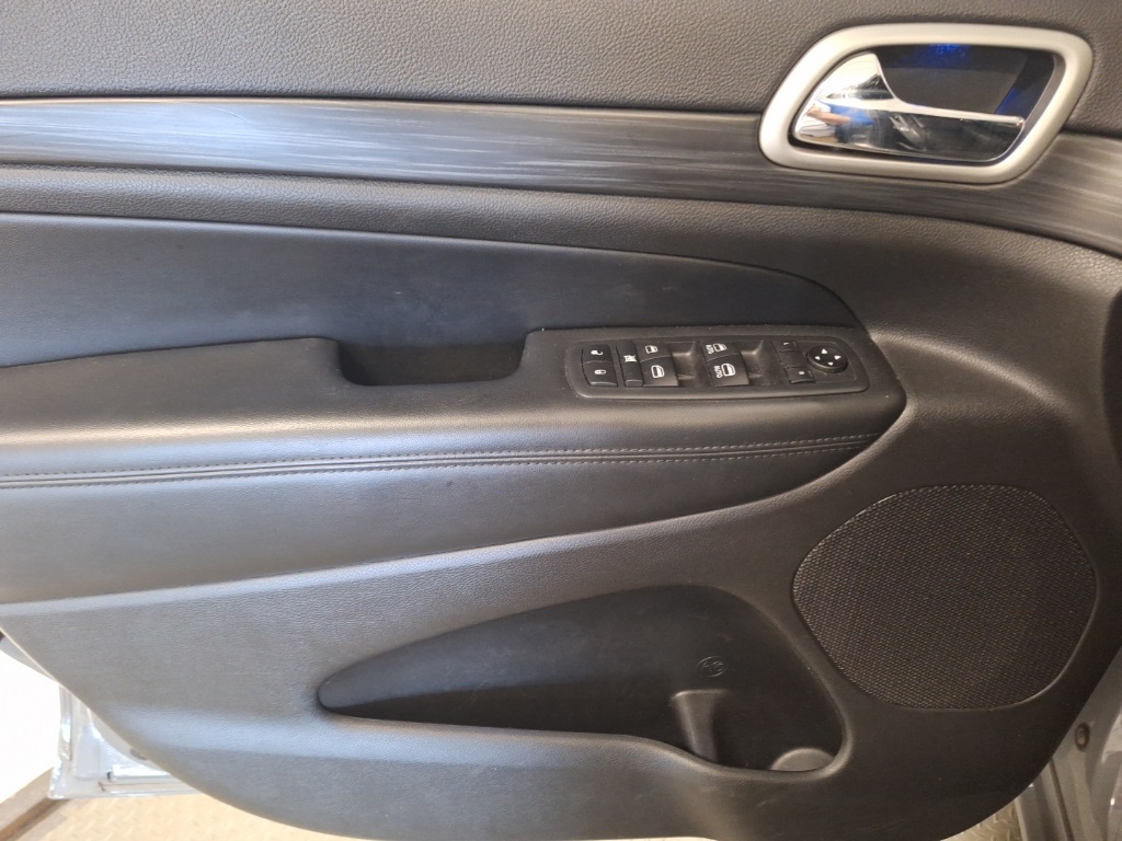 used 2020 Jeep Grand Cherokee car, priced at $19,499